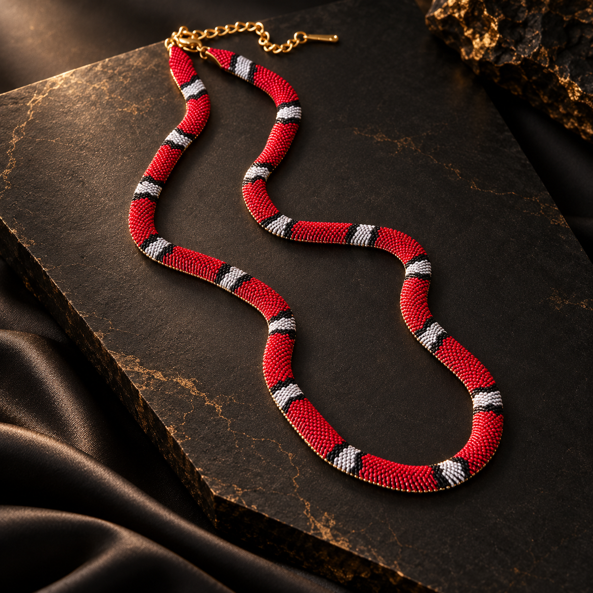 SERPENT Yılan Kolye