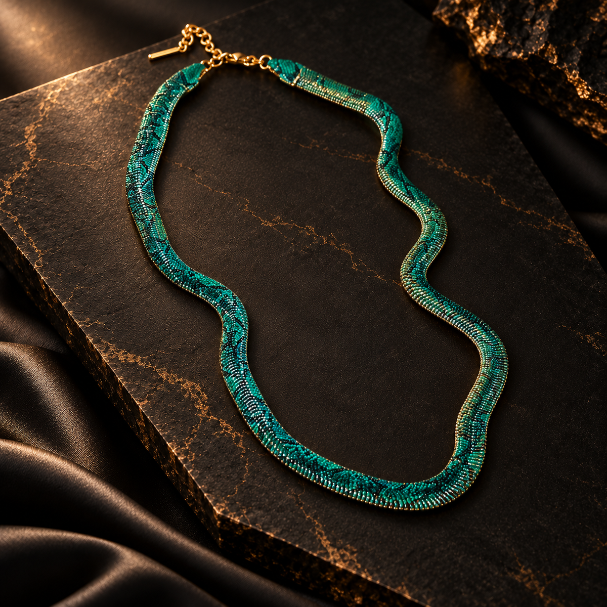 SERPENT Yılan Kolye